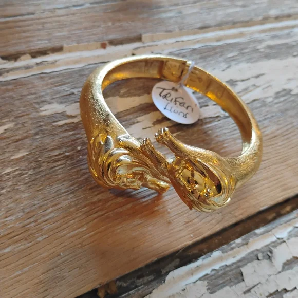 Vintage Trifari RARE 1960s Big Cat Fighting Dueling Hinged Clamper Bracelet